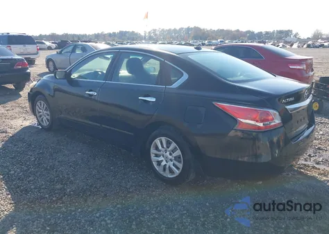 2015 Nissan Altima 2.5 S z USA, uszkodzony, nr VIN 1N4AL3AP2FC210685